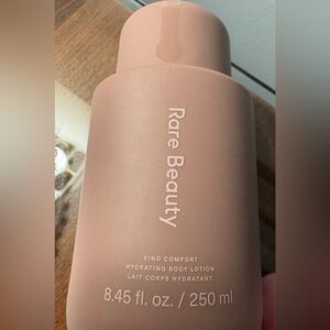 Rare Beauty by Selena Gomez - Find Comfort Hydrating Lotion